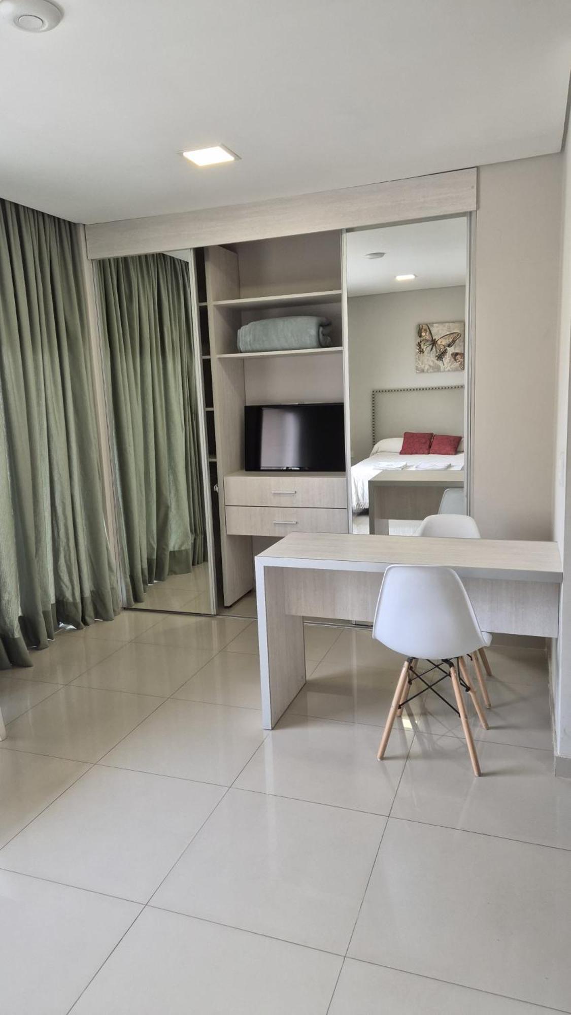Torre Guayasamin Apartment